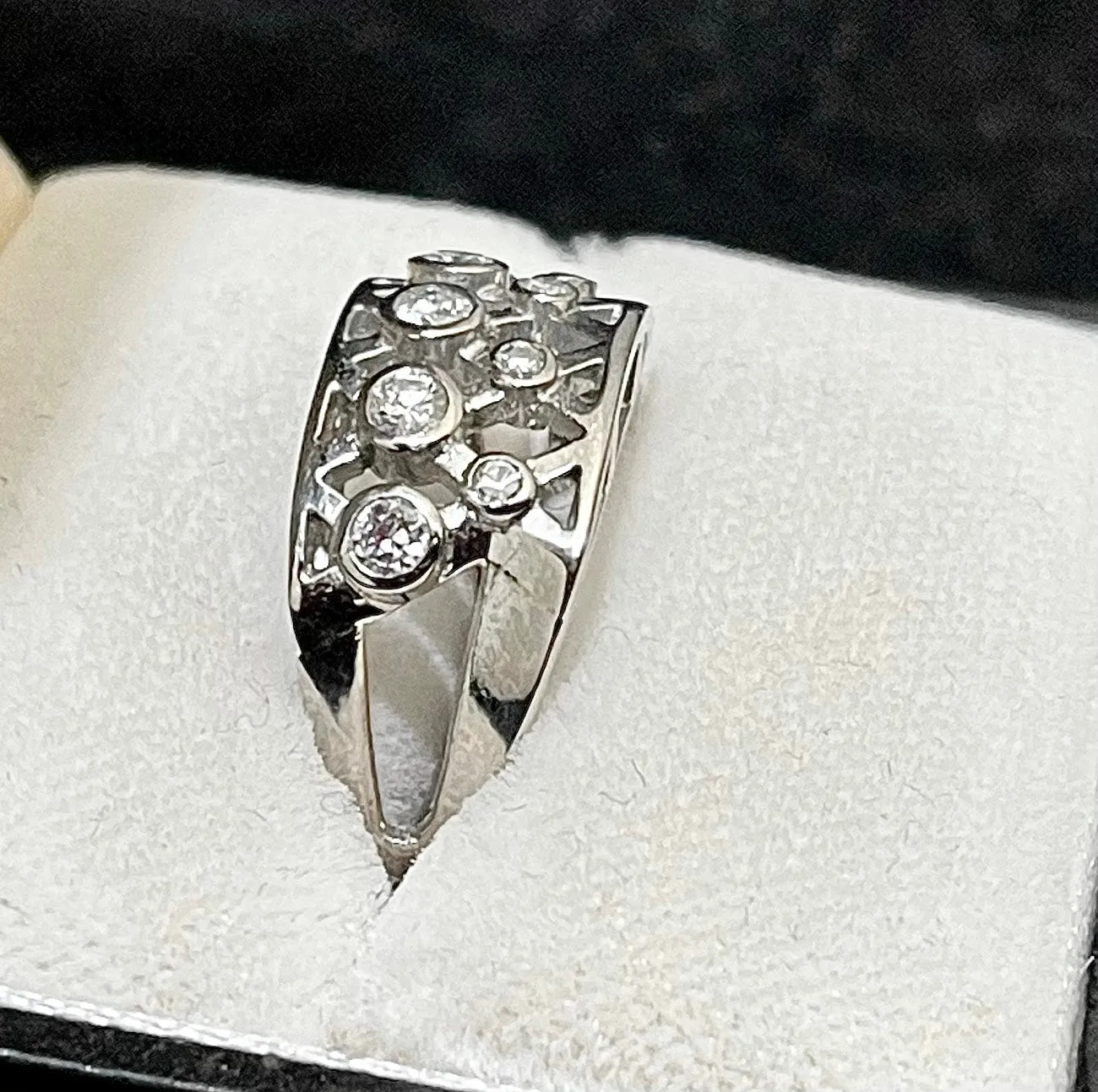 1920s Antique Design 18KWG with 9 Diamonds - $6K Appraisal Value w/ CoA!