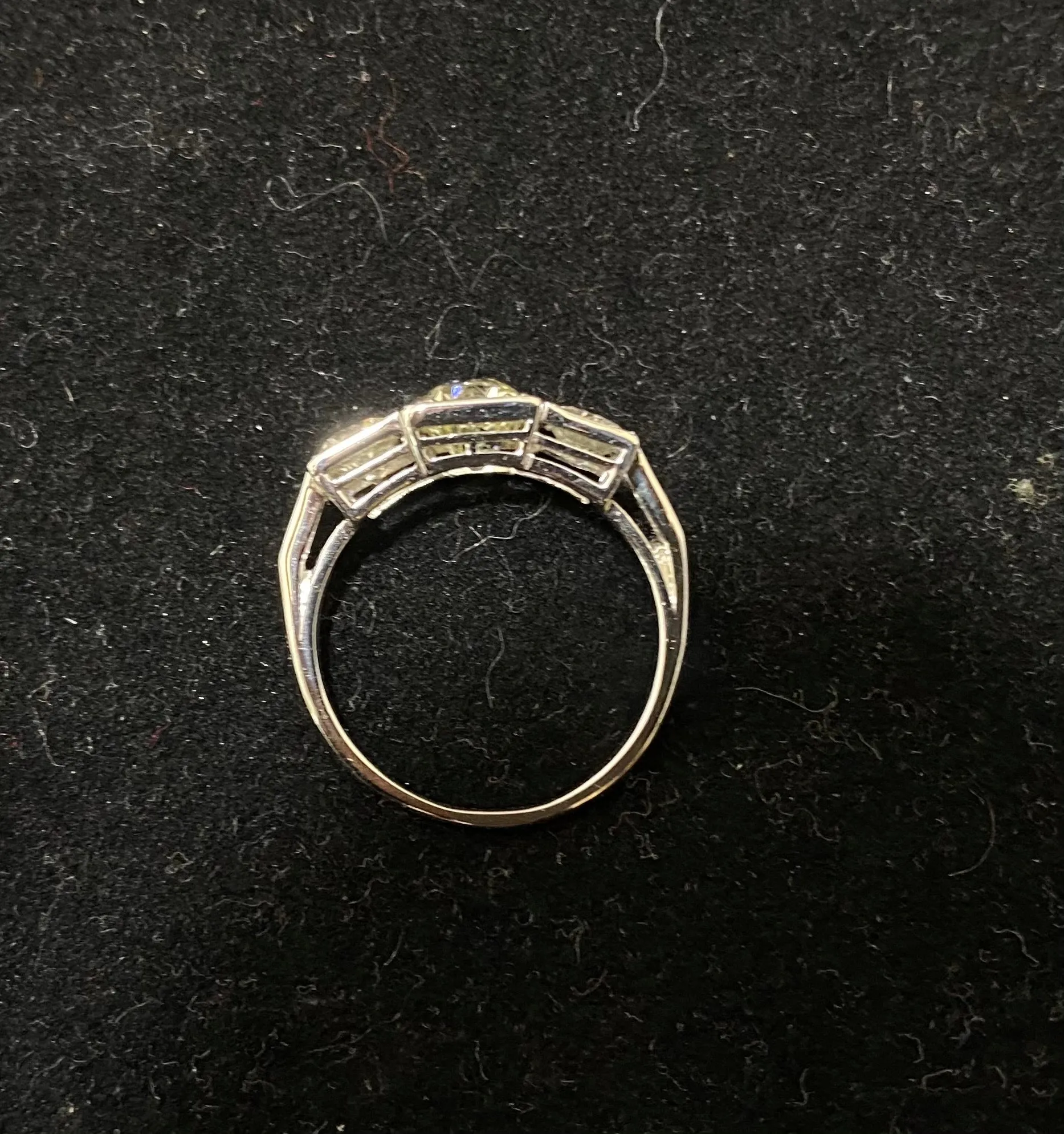 1920's Design Filigree Platinum 3-stone Diamond Engagement Ring - $25K Appraisal Value w/CoA}