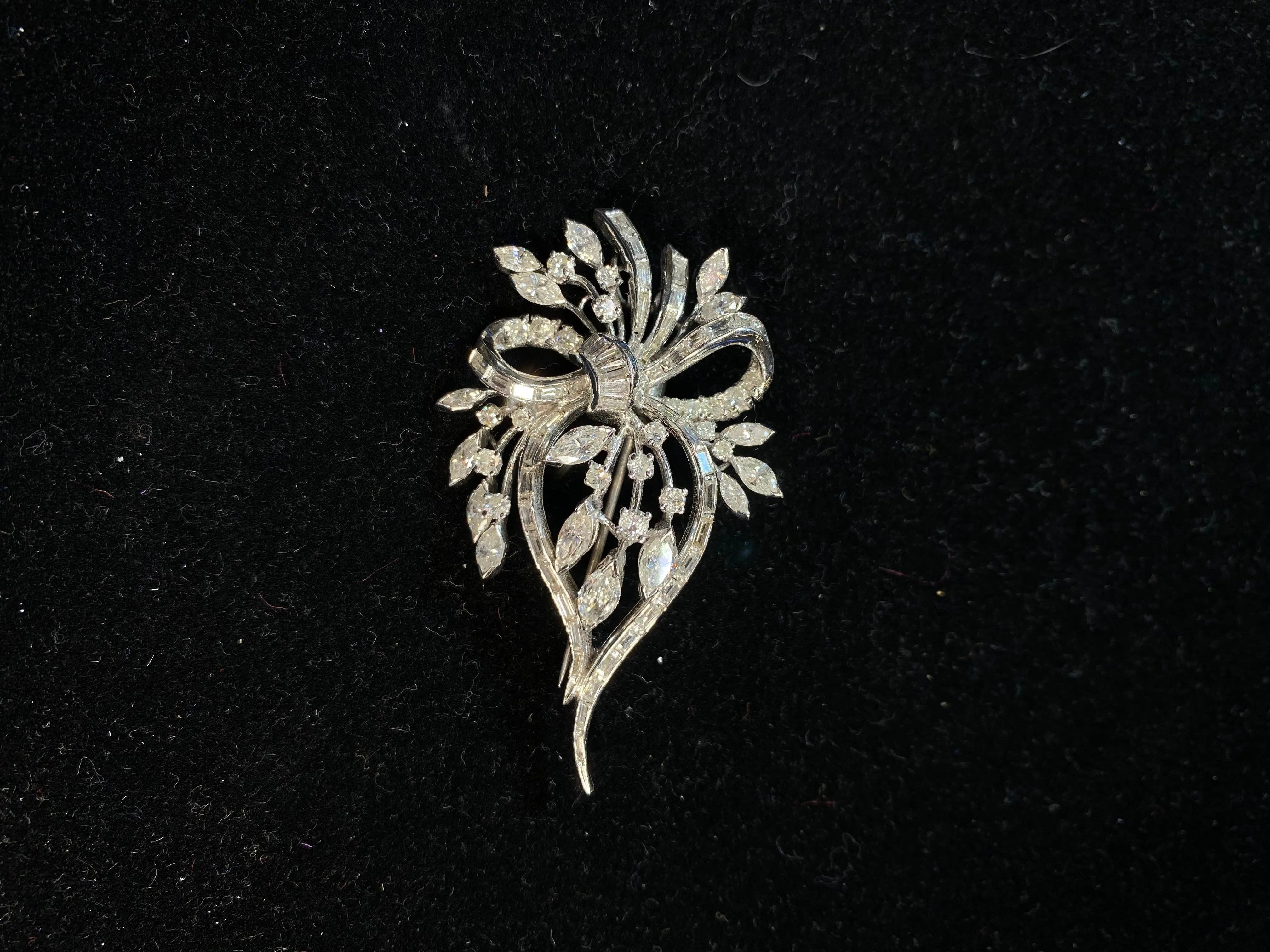 1920s Estate 85 Diamonds 6ct WG Beautiful Leaf Design Pin/Brooch -$50K APR w/CoA