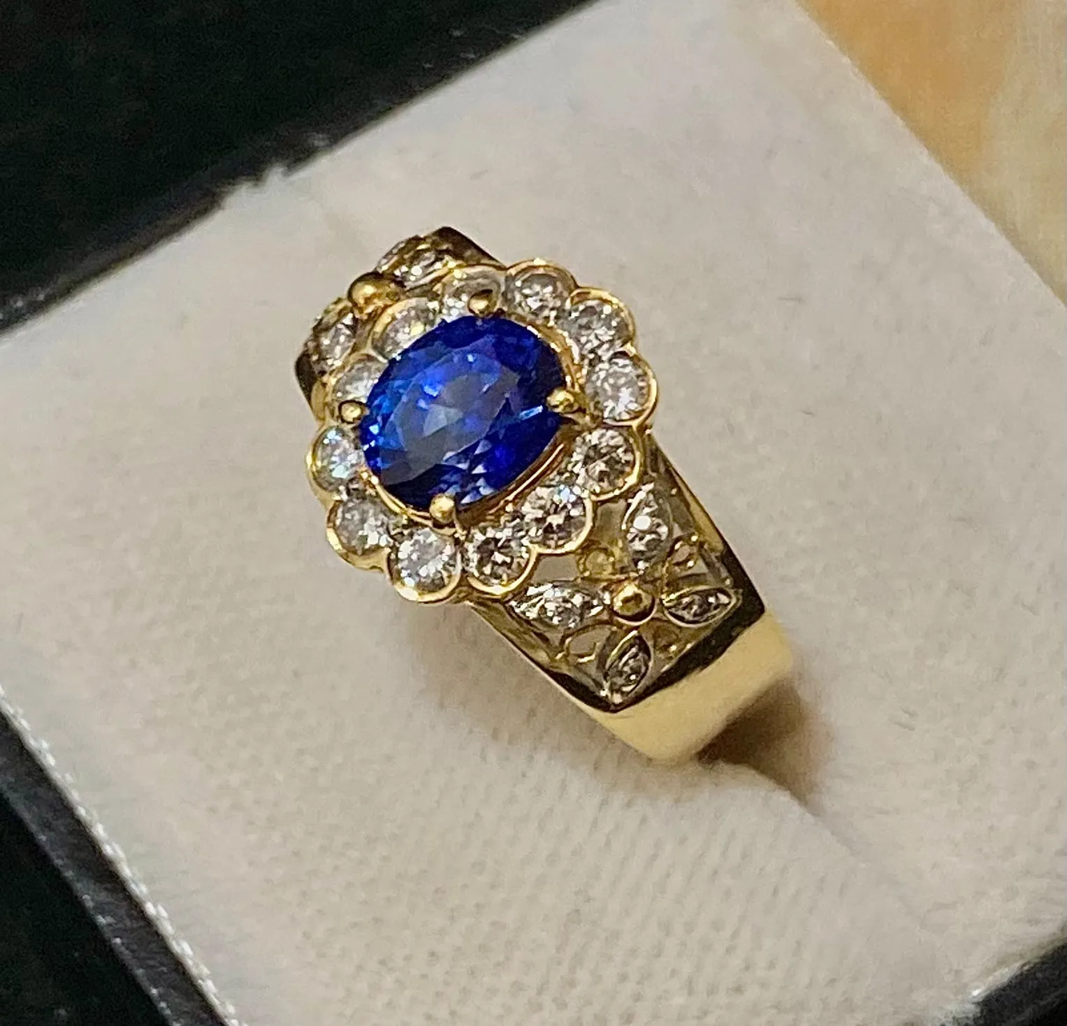 1930's Antique 18K Yellow Gold Sapphire & Diamond Ring - $20K Appraisal Value w/CoA}
