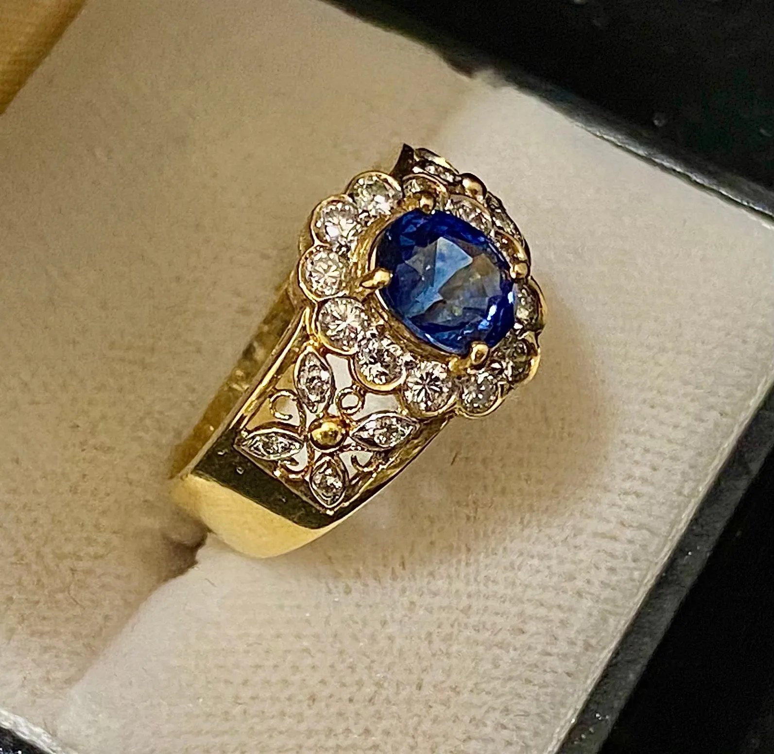 1930's Antique 18K Yellow Gold Sapphire & Diamond Ring - $20K Appraisal Value w/CoA}