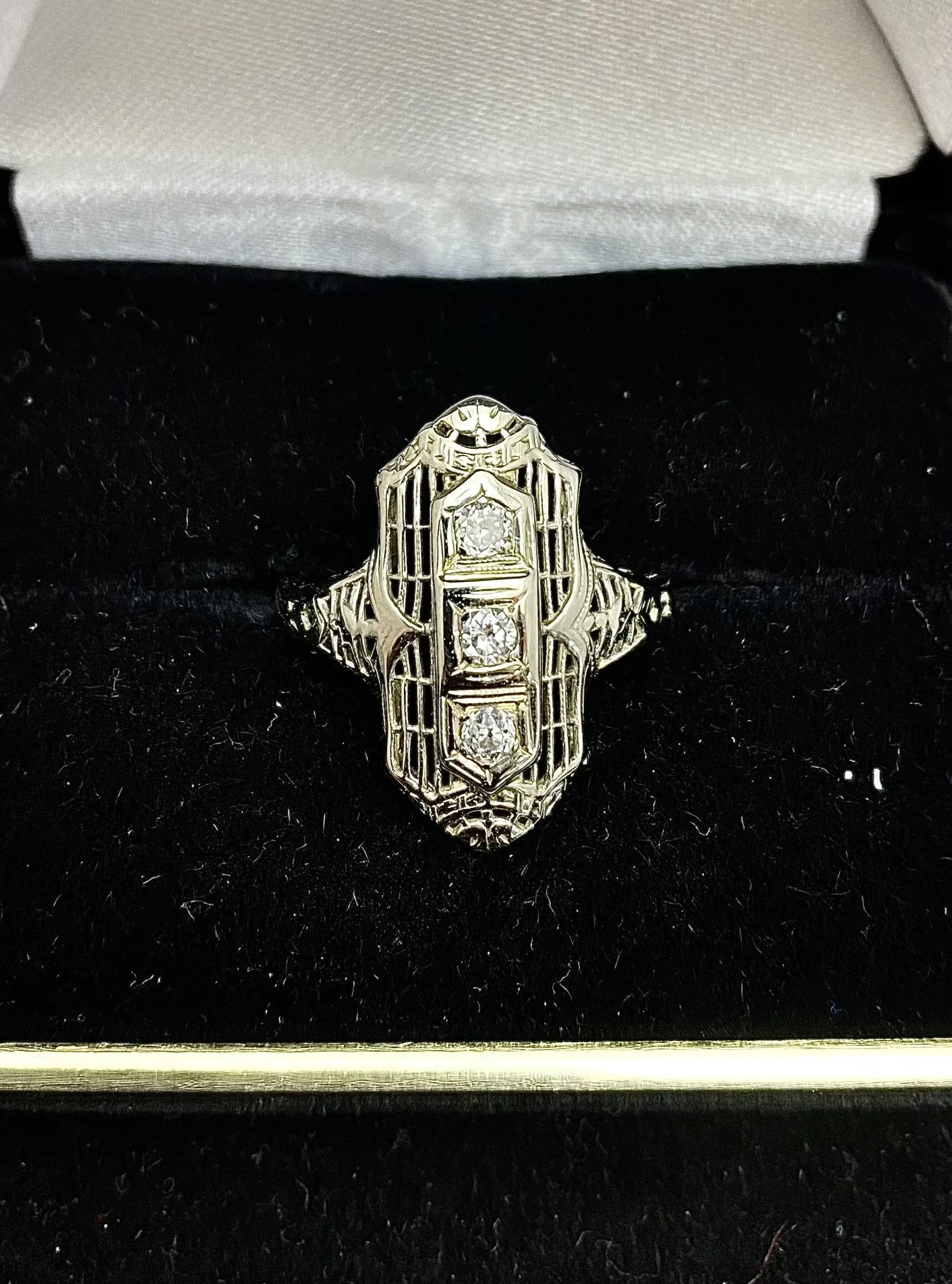 1930's Antique Design 18KWG 3 Diamonds Filigree Ring -$6K Appraisal Value w/CoA}
