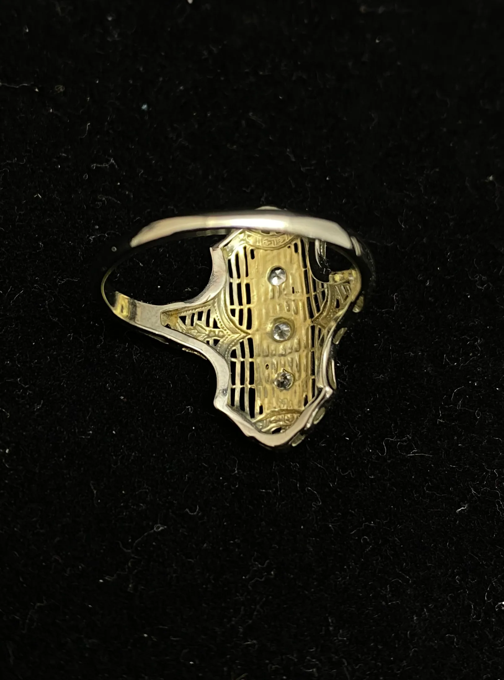 1930's Antique Design 18KWG 3 Diamonds Filigree Ring -$6K Appraisal Value w/CoA}