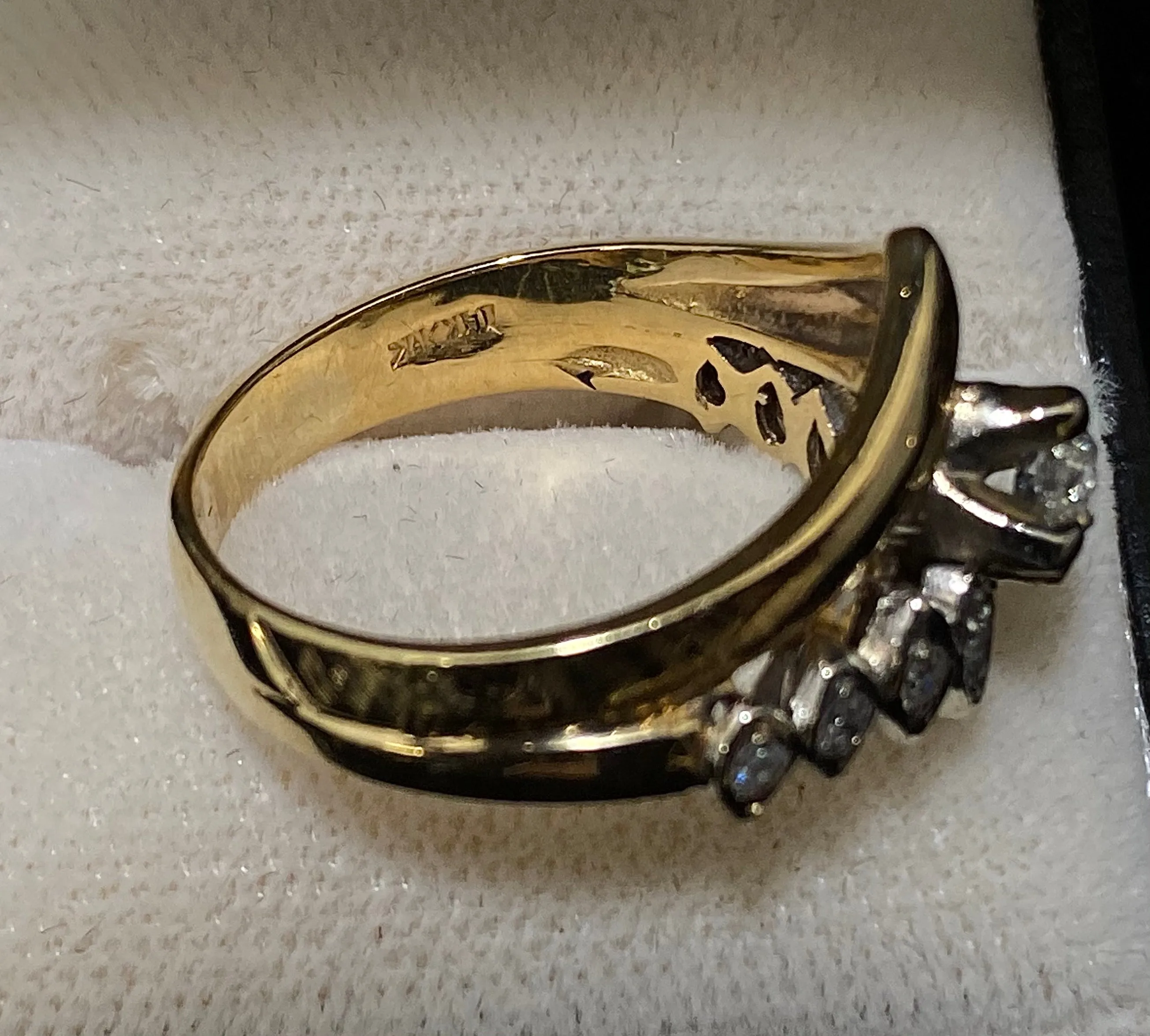 1940's Unique Designer's Solid Yellow Gold with 10 Diamonds Ring - $8K Appraisal Value w/CoA}