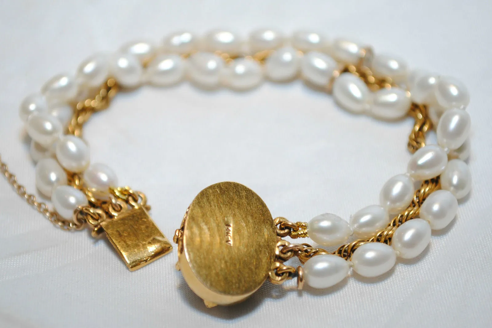 1950s Vintage Freshwater Pearl Bracelet with 1 Carat Opal Clasp in 14K Yellow Gold - $12K VALUE