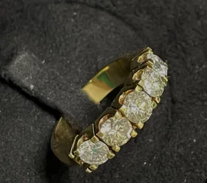 3.25 CT  DIAMOND DVS QUALITY 18K YELLOW GOLD UNIQUE RING- $40K APR VALUE w/ CoA!