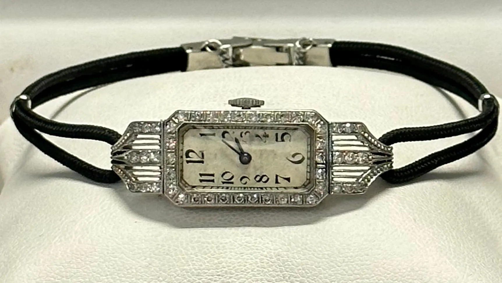 ACCURA WATCH Ladies Vintage 1920's w/ 48 Diamonds Mechanical - $20K APR w/ COA!!