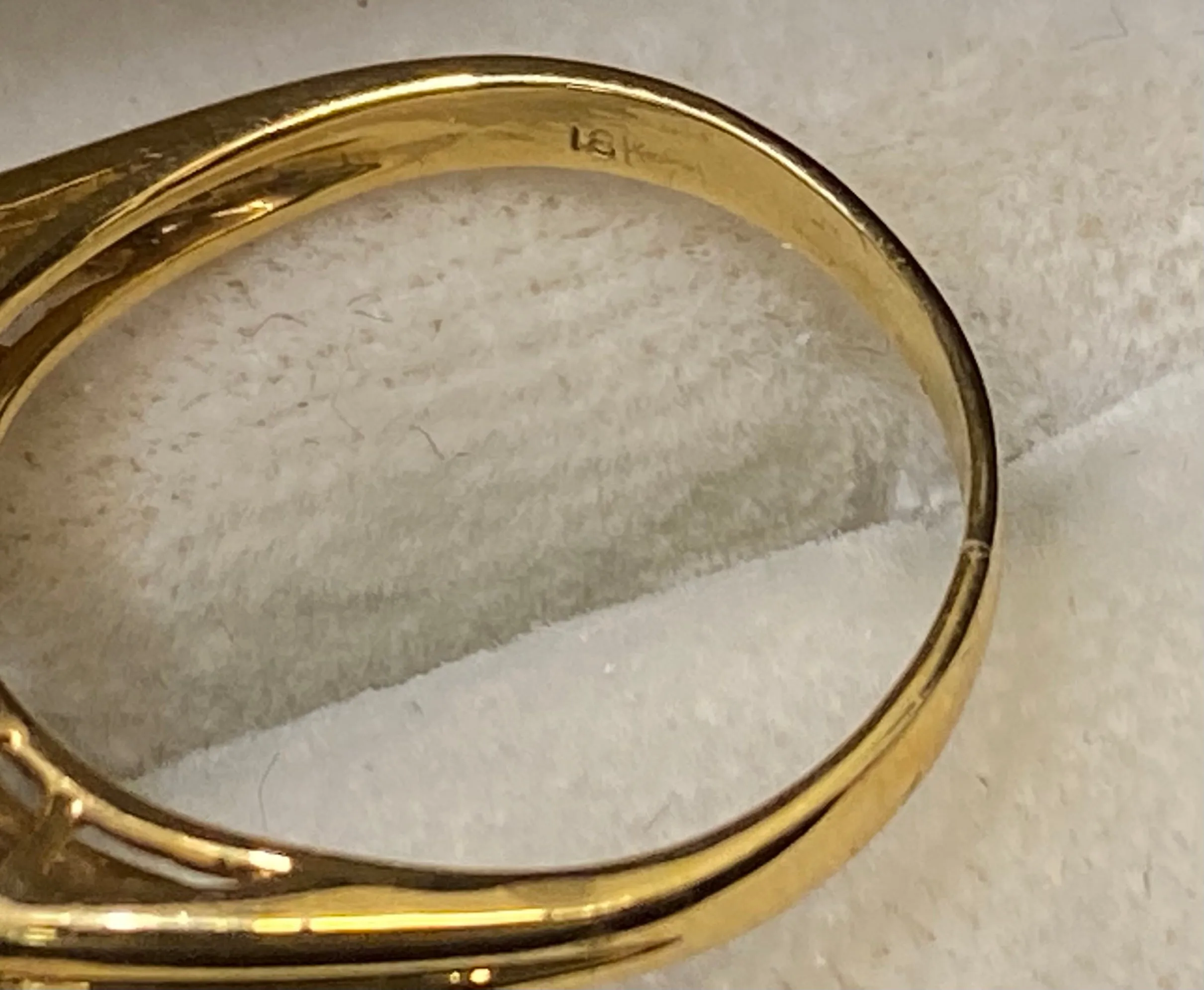 Amazing 18K Yellow Gold with Heart Diamond & 26-Accent Stone Ring - $30K Appraisal Value w/CoA}