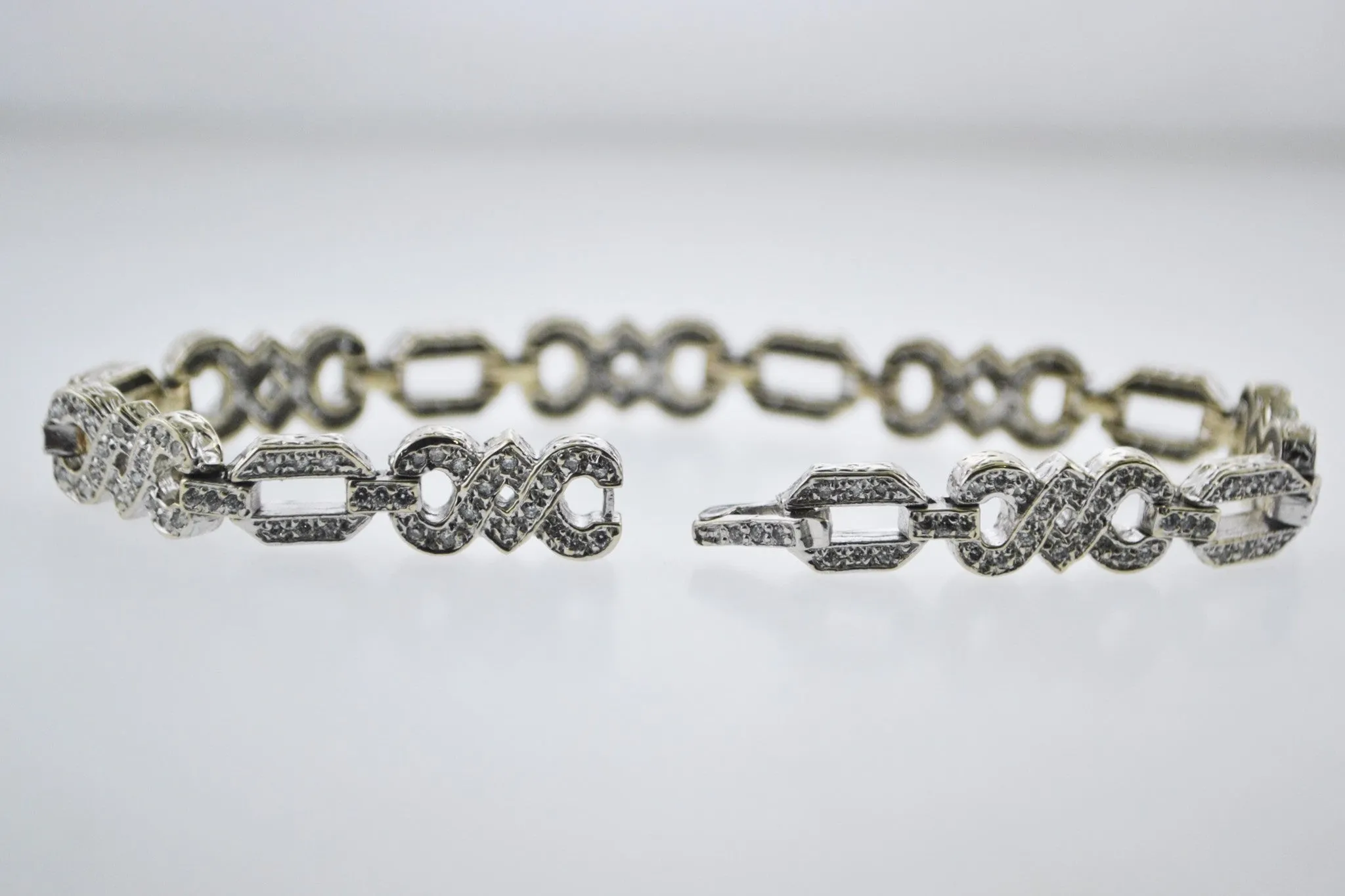 Amazing Designer Diamond Tennis Bracelet in Solid White Gold - $30K APR Value w/ CoA!