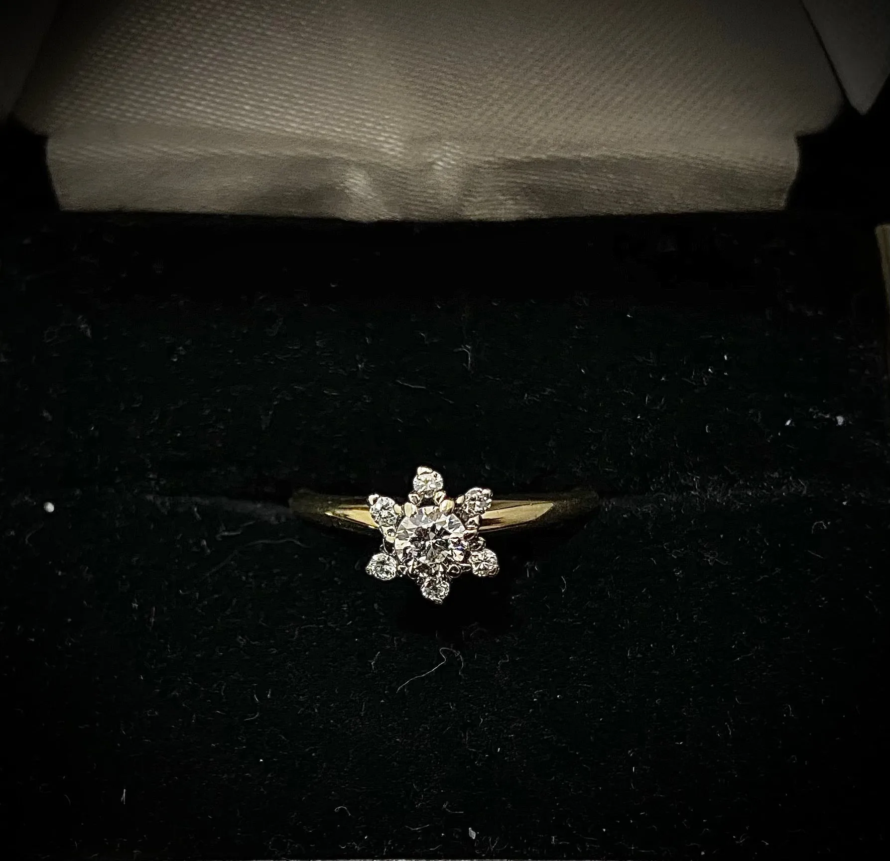 Amazing Solid Yellow Gold 6-Diamond Ring - $6K Appraisal Value w/ CoA! }