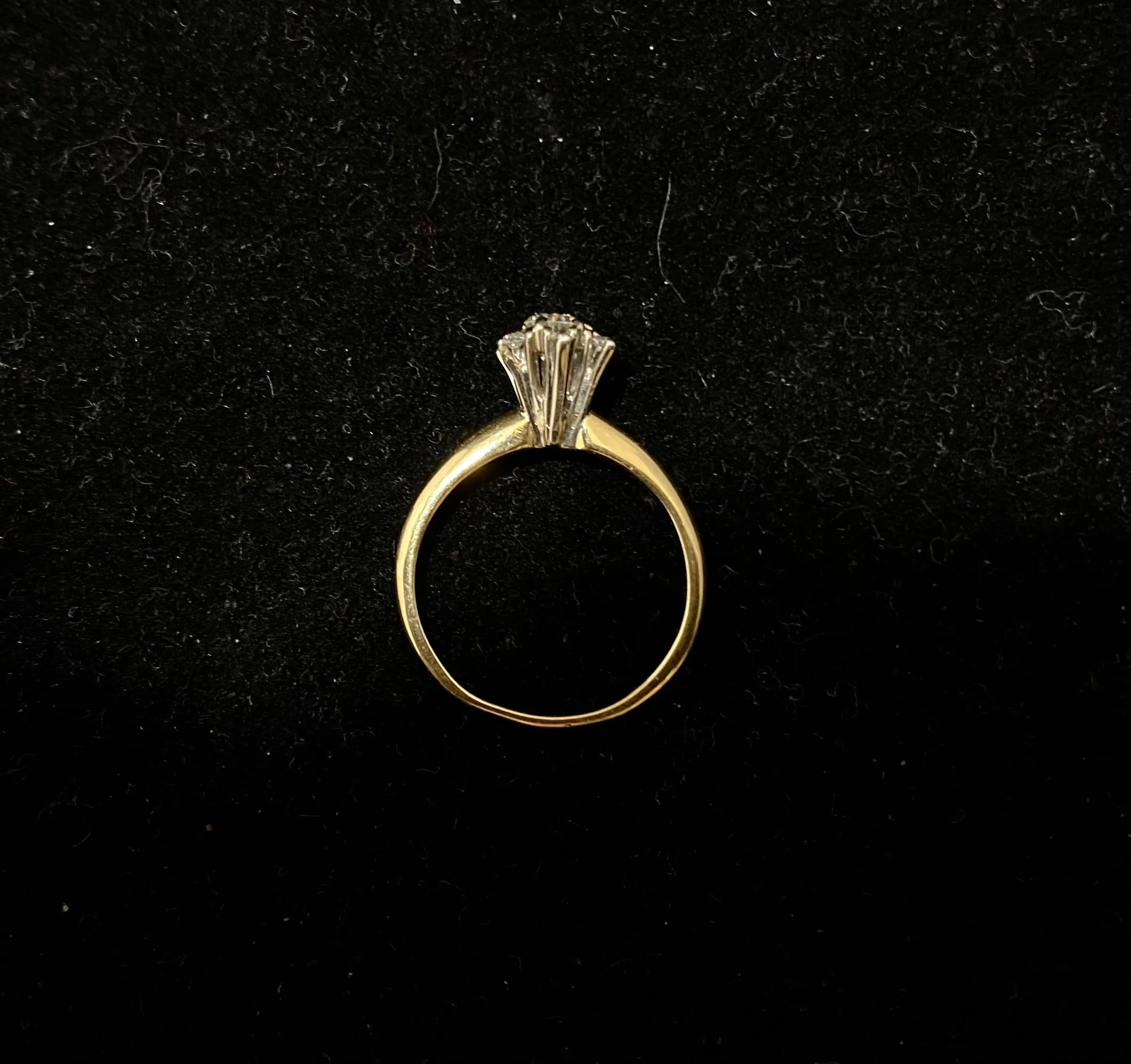 Amazing Solid Yellow Gold 6-Diamond Ring - $6K Appraisal Value w/ CoA! }