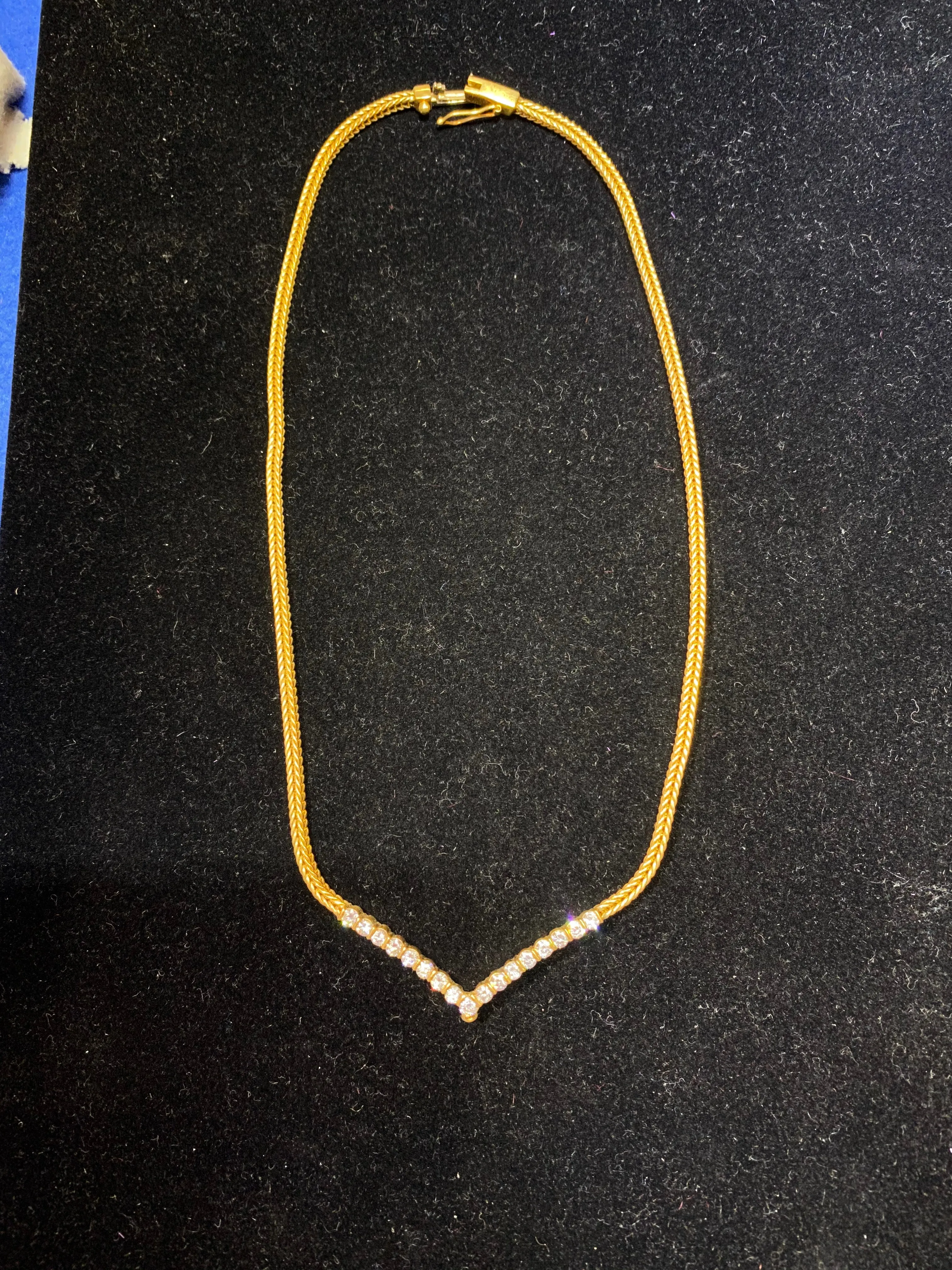 AMAZING Vintage V-shape 18K Yellow Gold Necklace w/ 17 Brilliant Diamonds! - $20K Appraisal Value! }