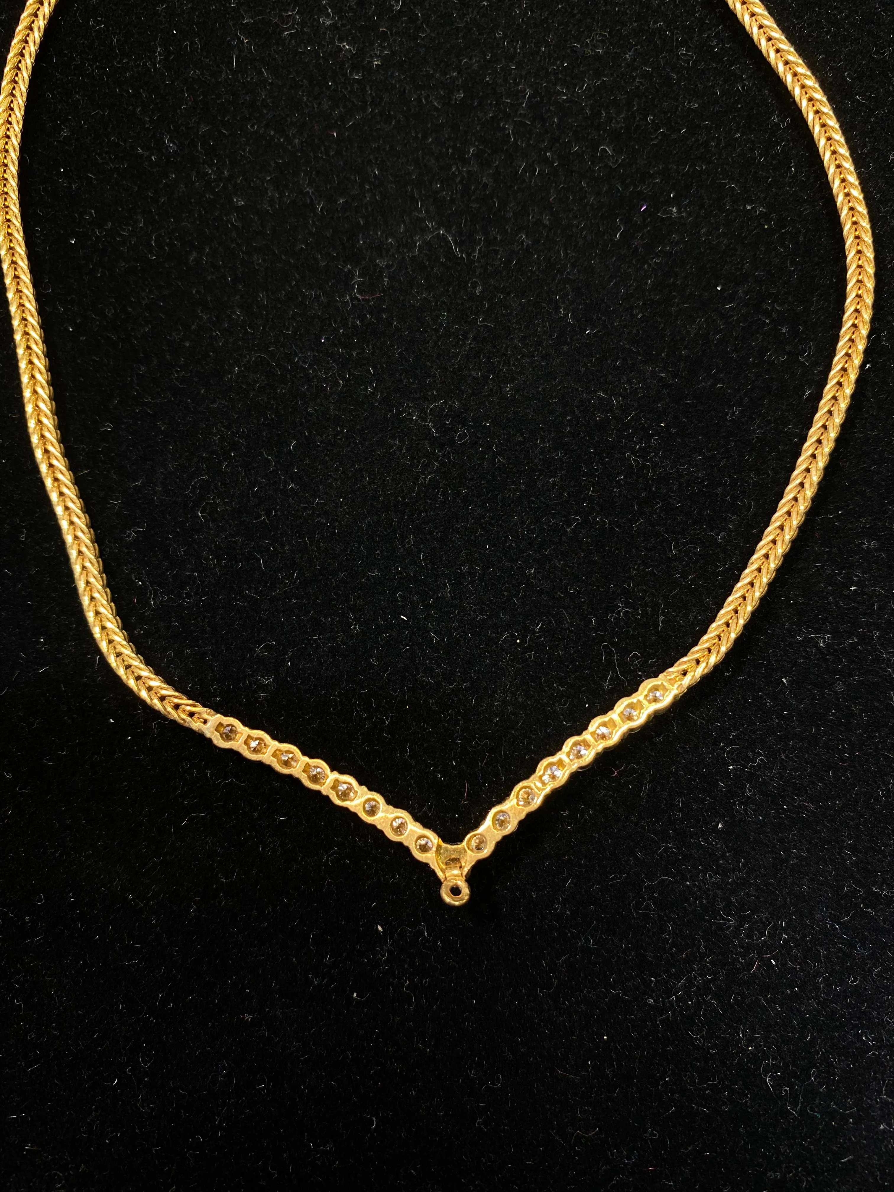 AMAZING Vintage V-shape 18K Yellow Gold Necklace w/ 17 Brilliant Diamonds! - $20K Appraisal Value! }