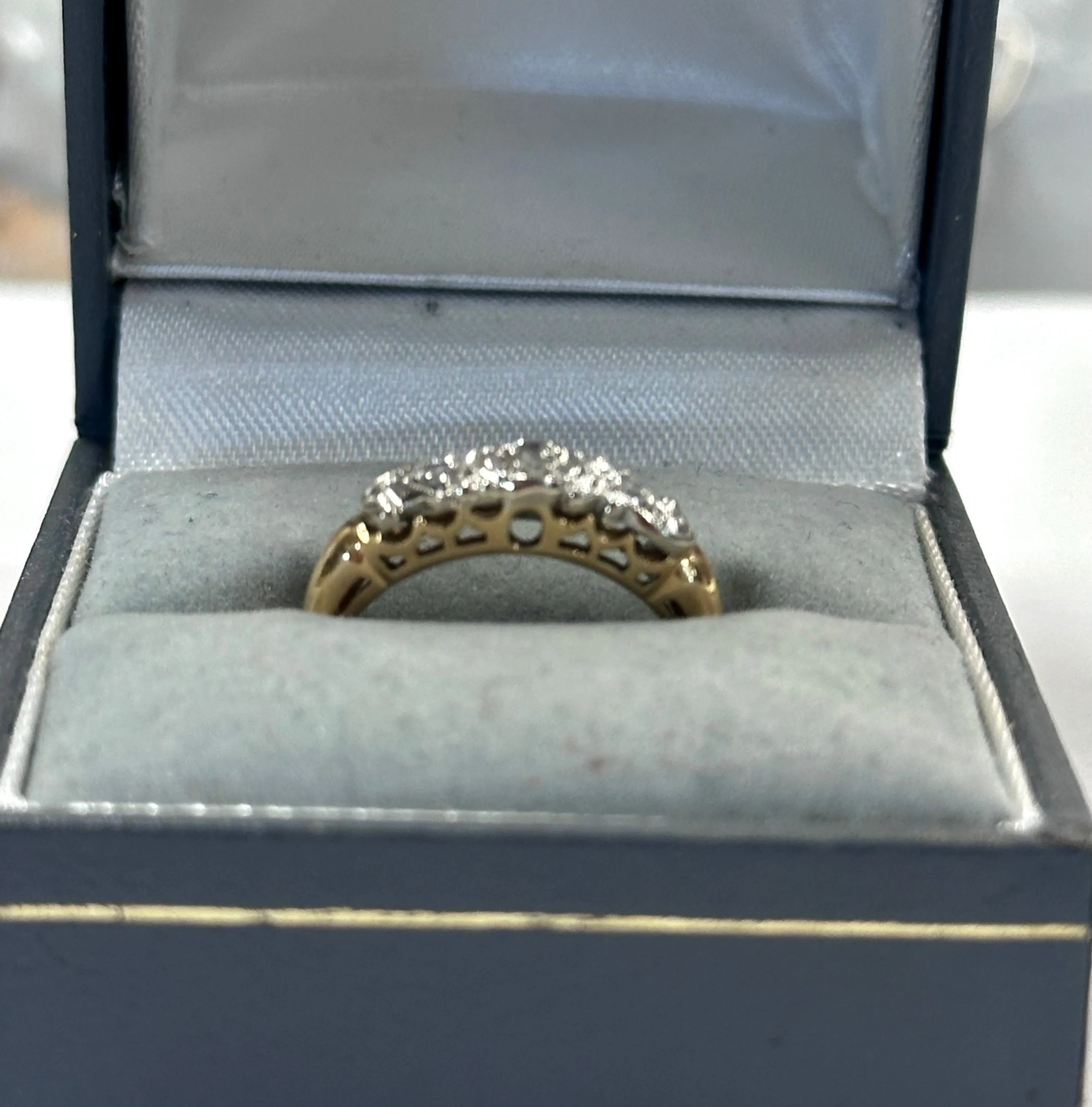 Antique Ladies Ring Diamonds Platinum & Yellow Gold Setting - $6K  APR w/ CoA!!!