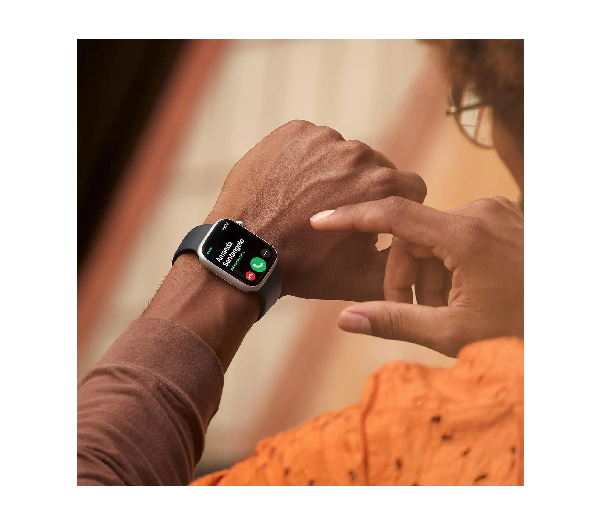 Apple Watch Series 8 GPS, 41mm Starlight Aluminium Case with Starlight Sport Band - Refurbished (Grade-A)