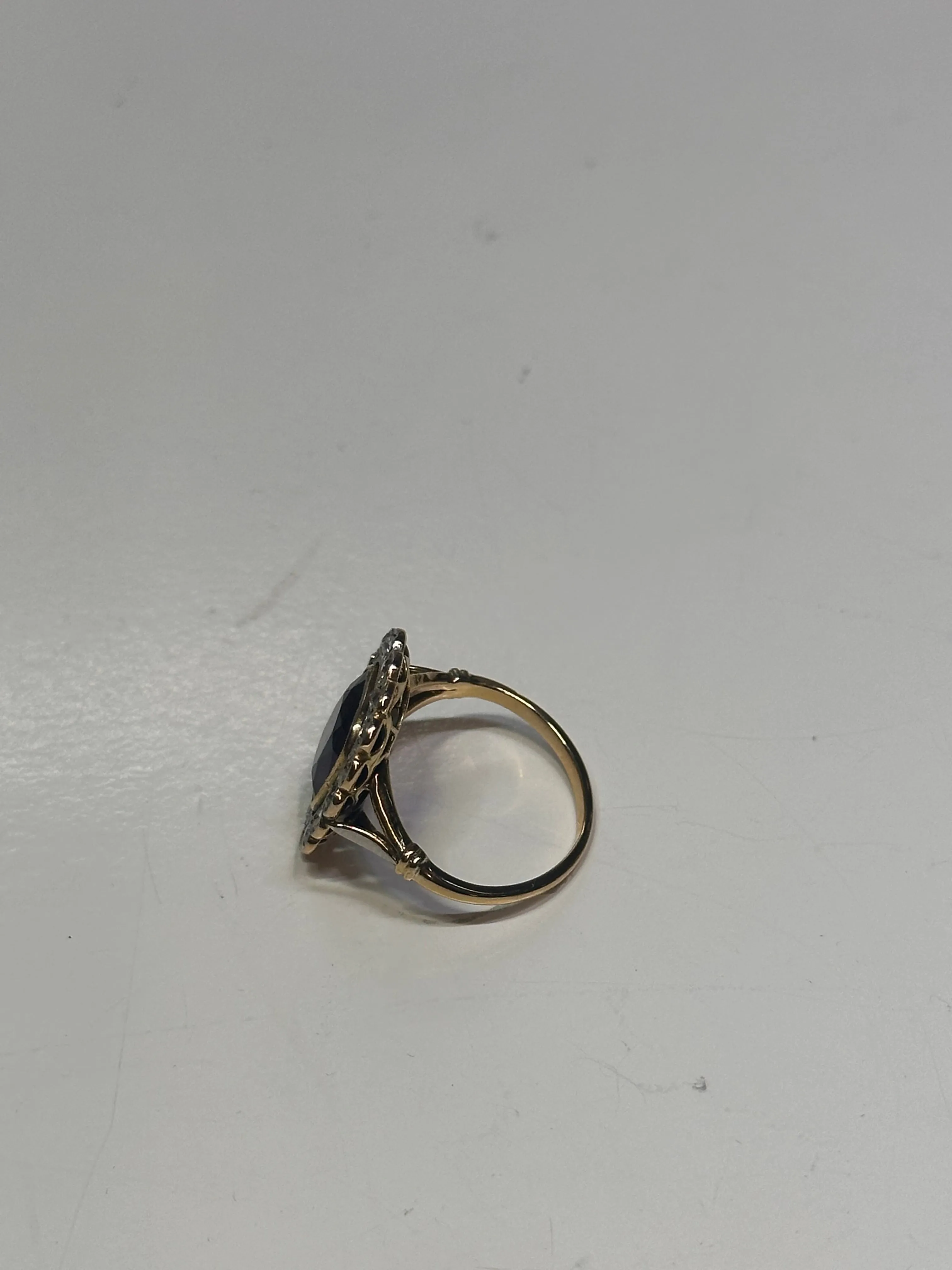 BEAUTIFUL LADIES SAPPHIRE & DIAMONDS 18K YELLOW GOLD RING - $40k APR w/ CoA!