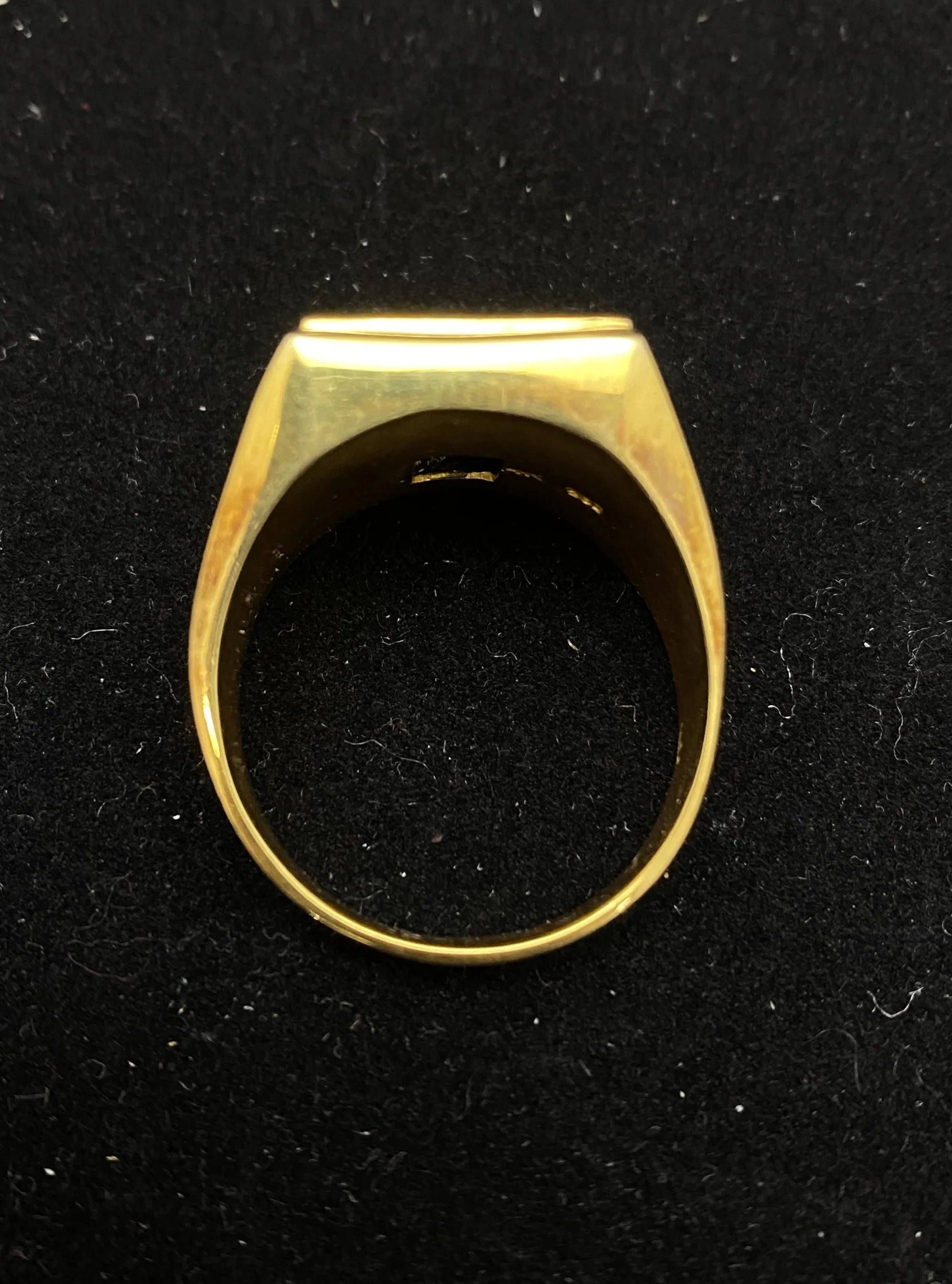 Beautiful Solid Yellow Gold 5Ct. Blood Stone Signet Ring - $5K Appraisal Value w/ CoA!