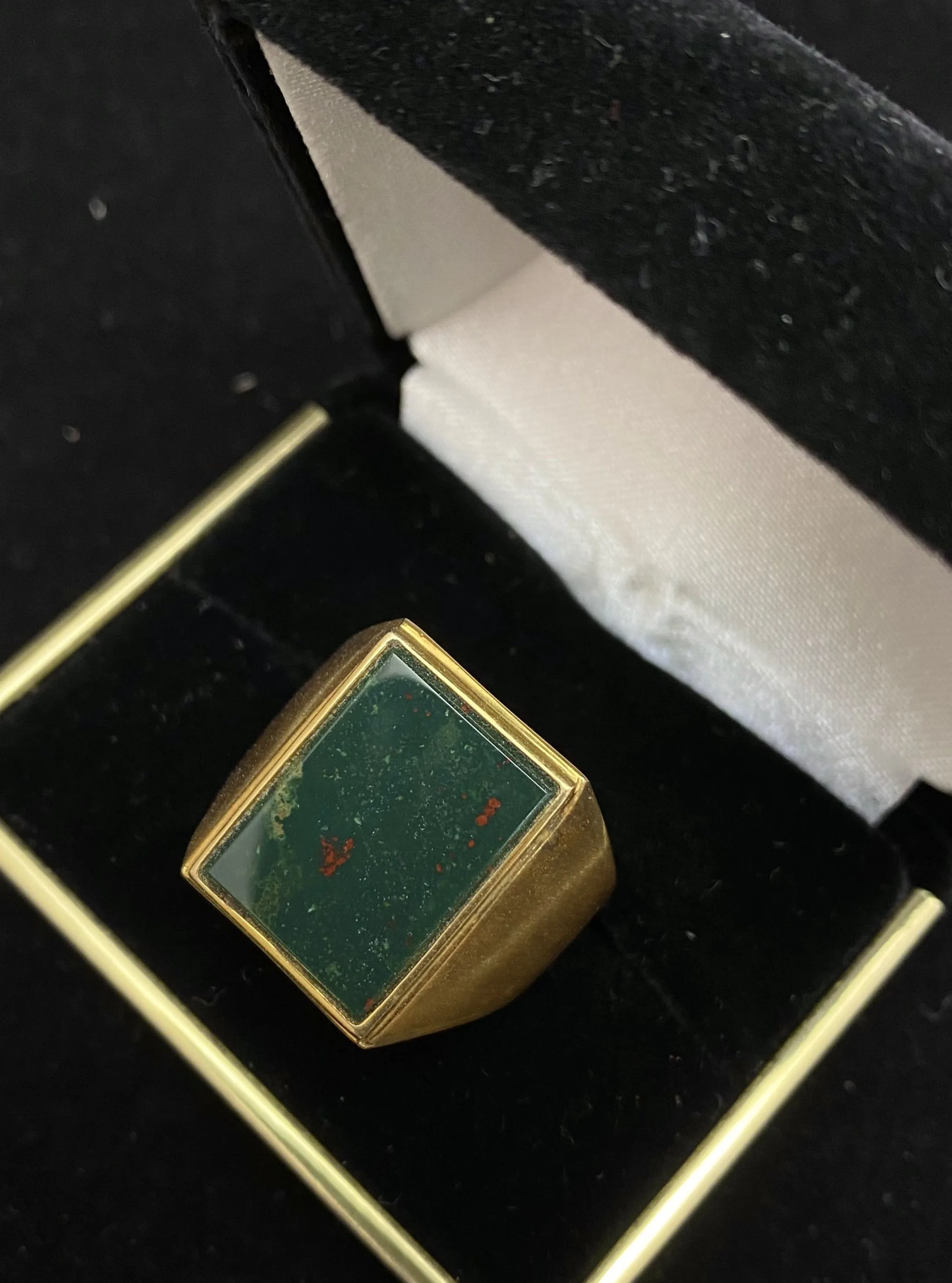 Beautiful Solid Yellow Gold 5Ct. Blood Stone Signet Ring - $5K Appraisal Value w/ CoA!