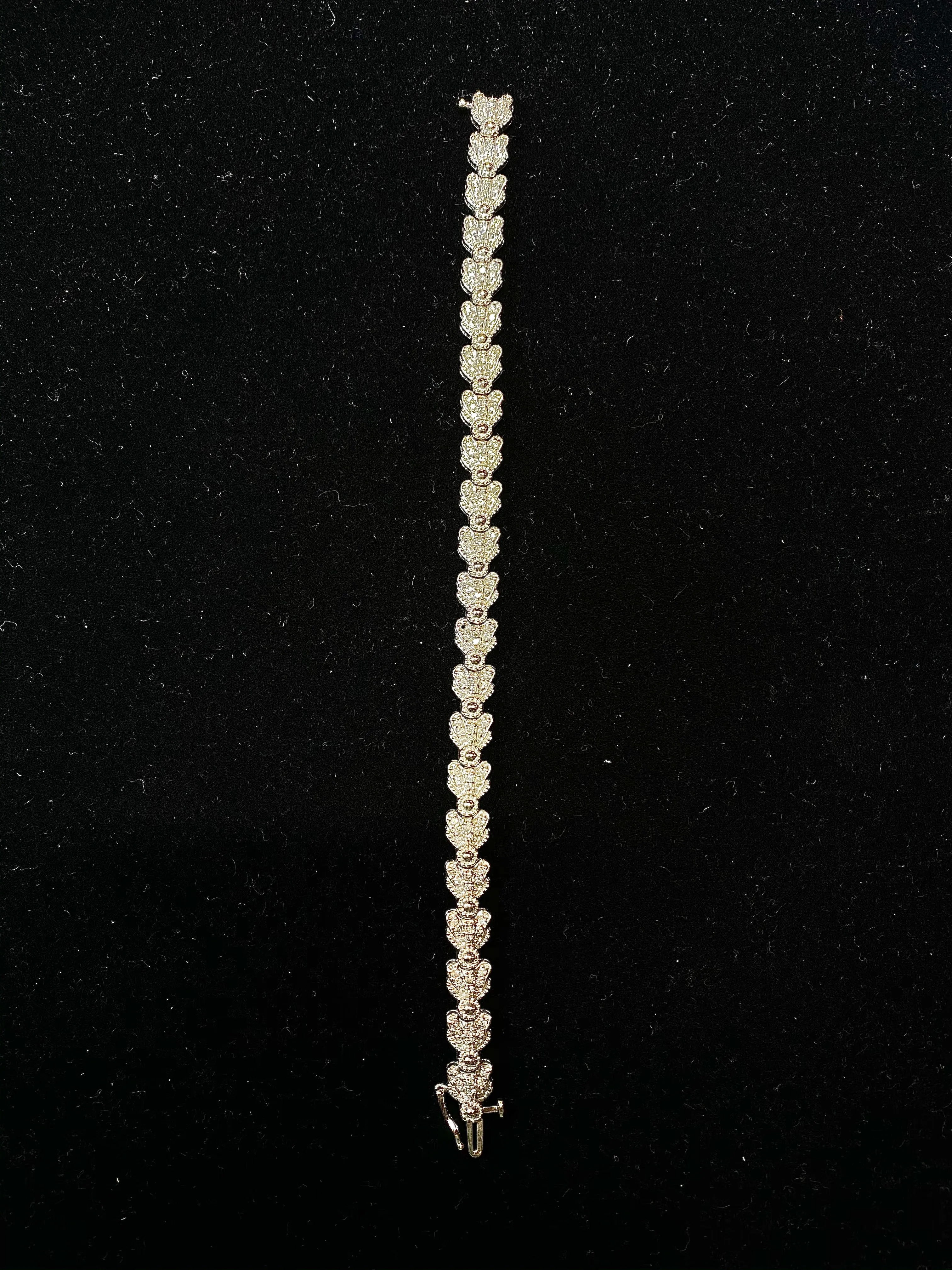 BEAUTIFUL White Gold Scalloped Floral Design Bracelet w/ 132 Diamonds - 4 Cts. - $20K VALUE