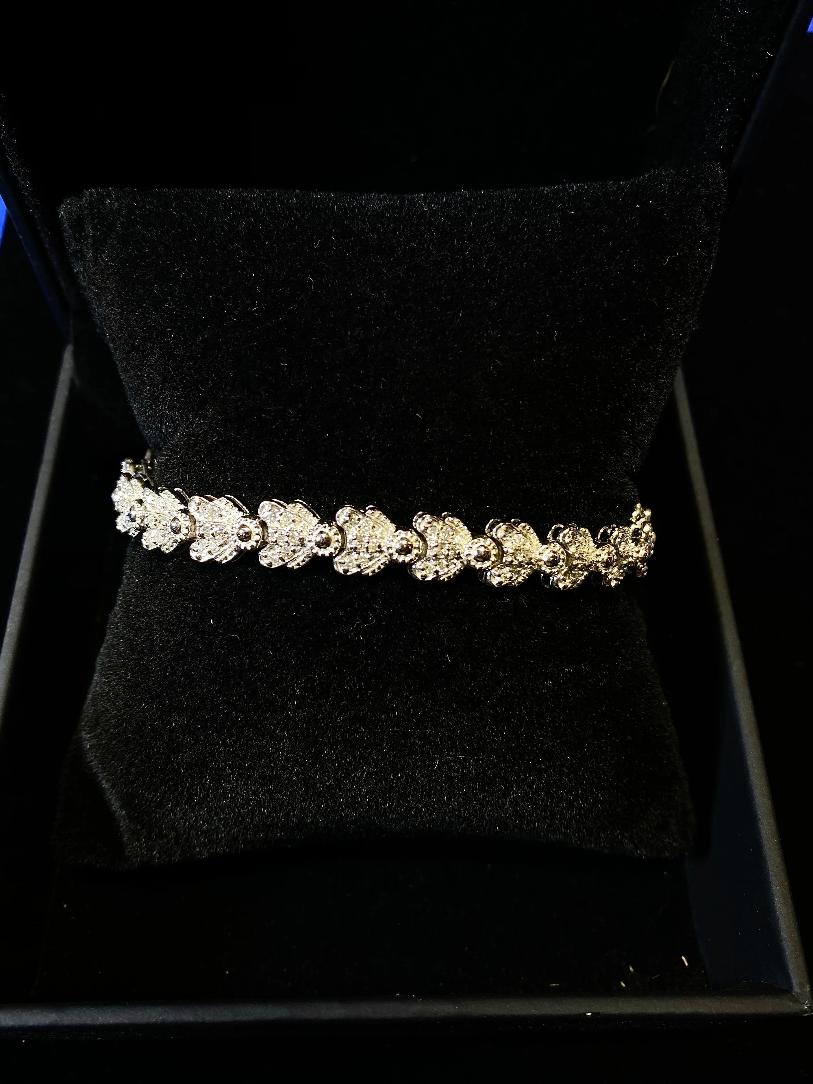 BEAUTIFUL White Gold Scalloped Floral Design Bracelet w/ 132 Diamonds - 4 Cts. - $20K VALUE