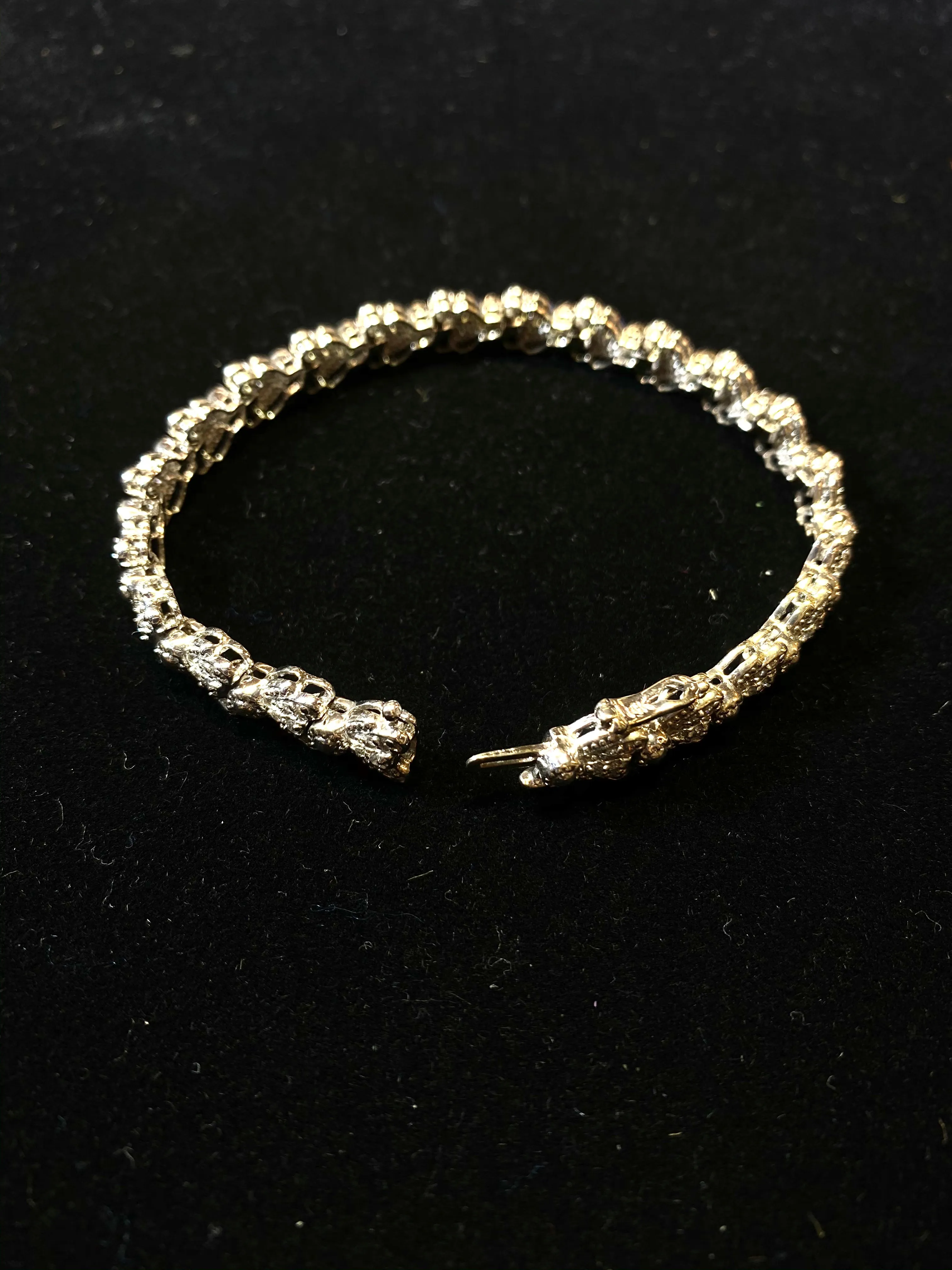 BEAUTIFUL White Gold Scalloped Floral Design Bracelet w/ 132 Diamonds - 4 Cts. - $20K VALUE