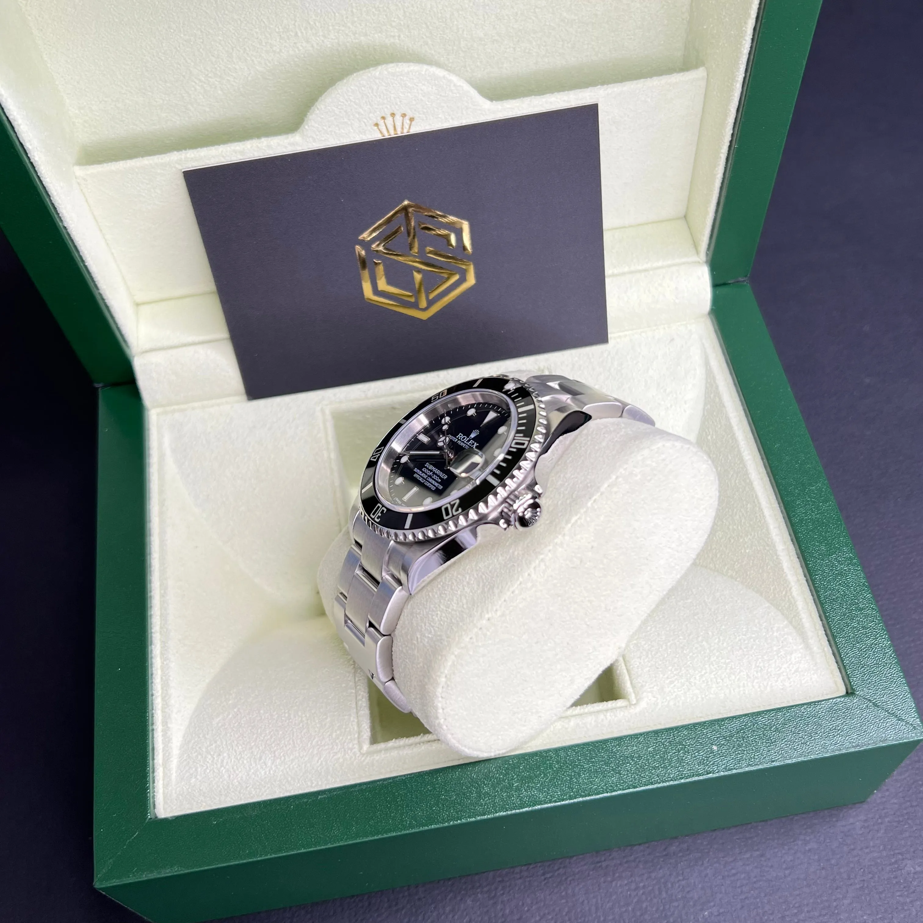 Rolex 16610 Submariner Date 40mm 2006 Collector's Full Set Watch