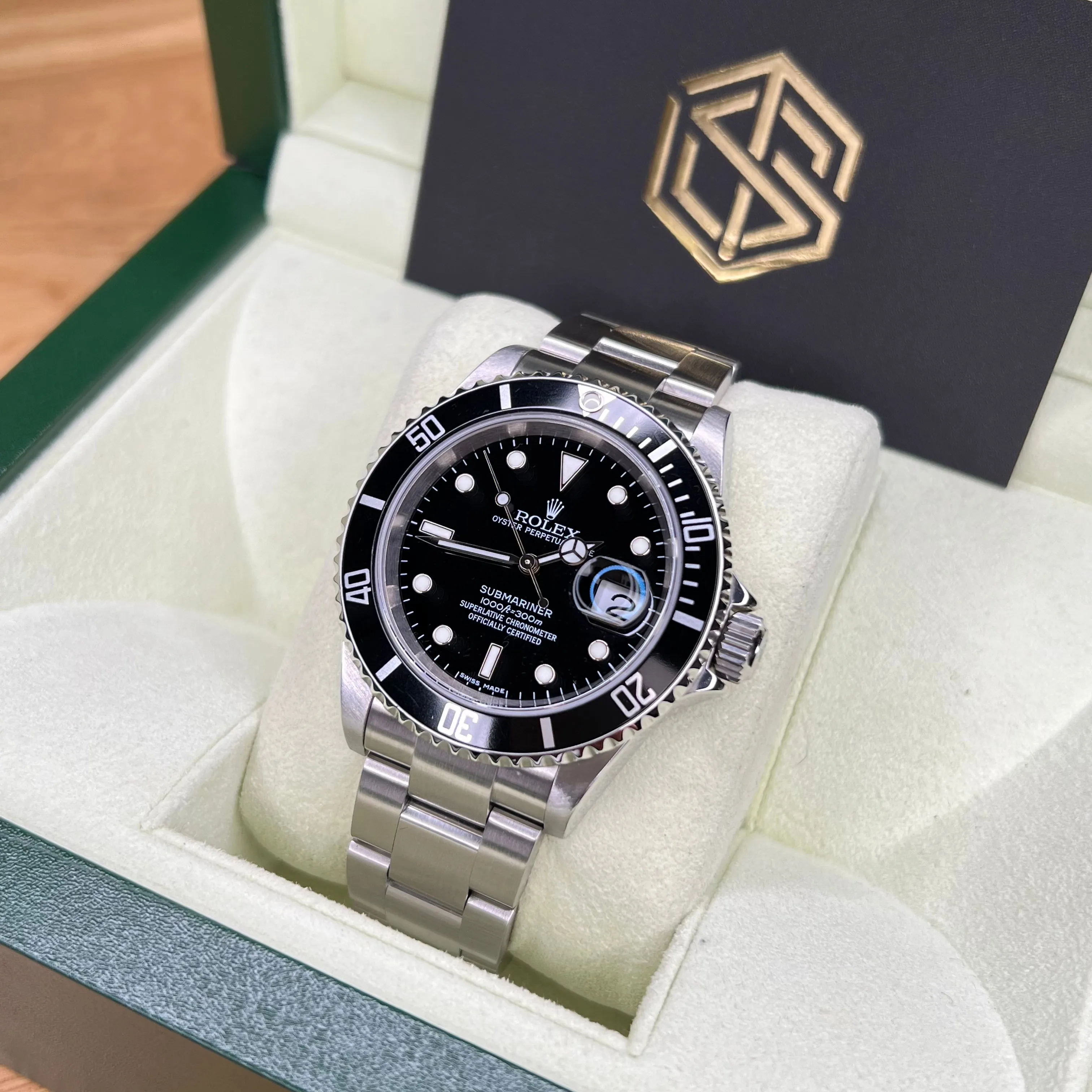 Rolex 16610 Submariner Date 40mm 2006 Collector's Full Set Watch