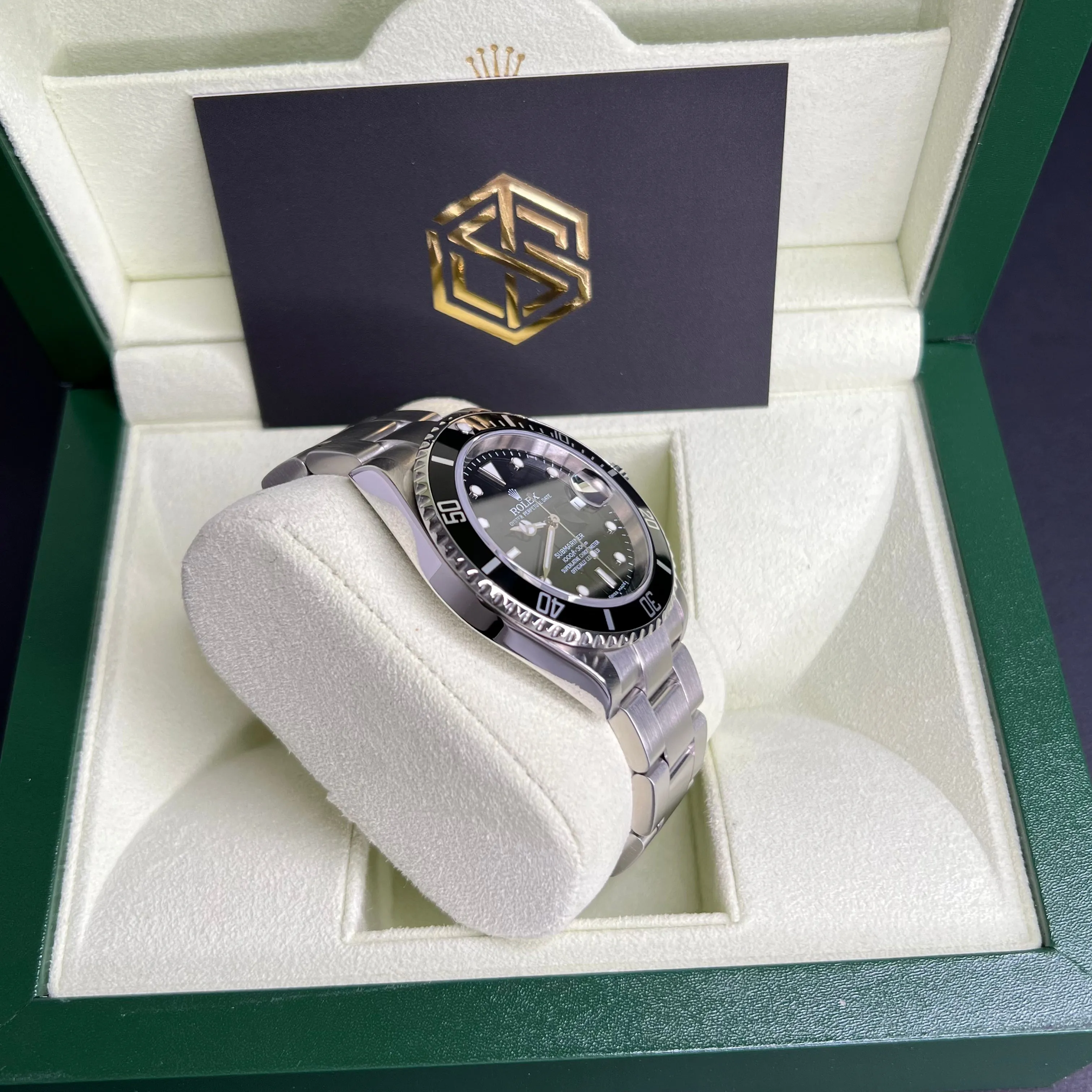 Rolex 16610 Submariner Date 40mm 2006 Collector's Full Set Watch